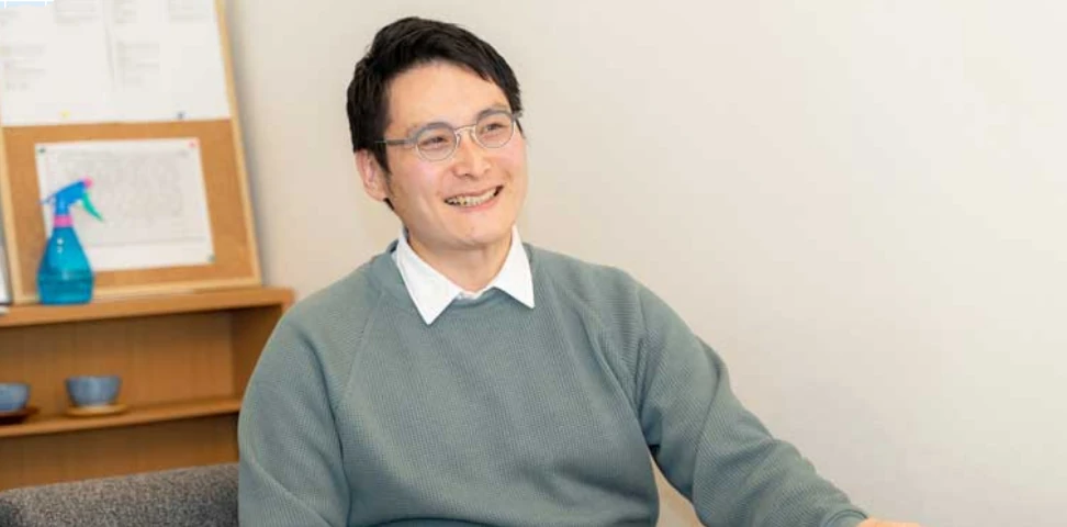 笑顔で話す渡辺さん